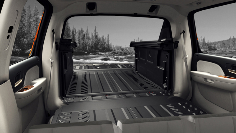 Illustration for article titled The Chevy Avalanche's Folding Mid-Gate Is The Best Feature Found On Only One Vehicle